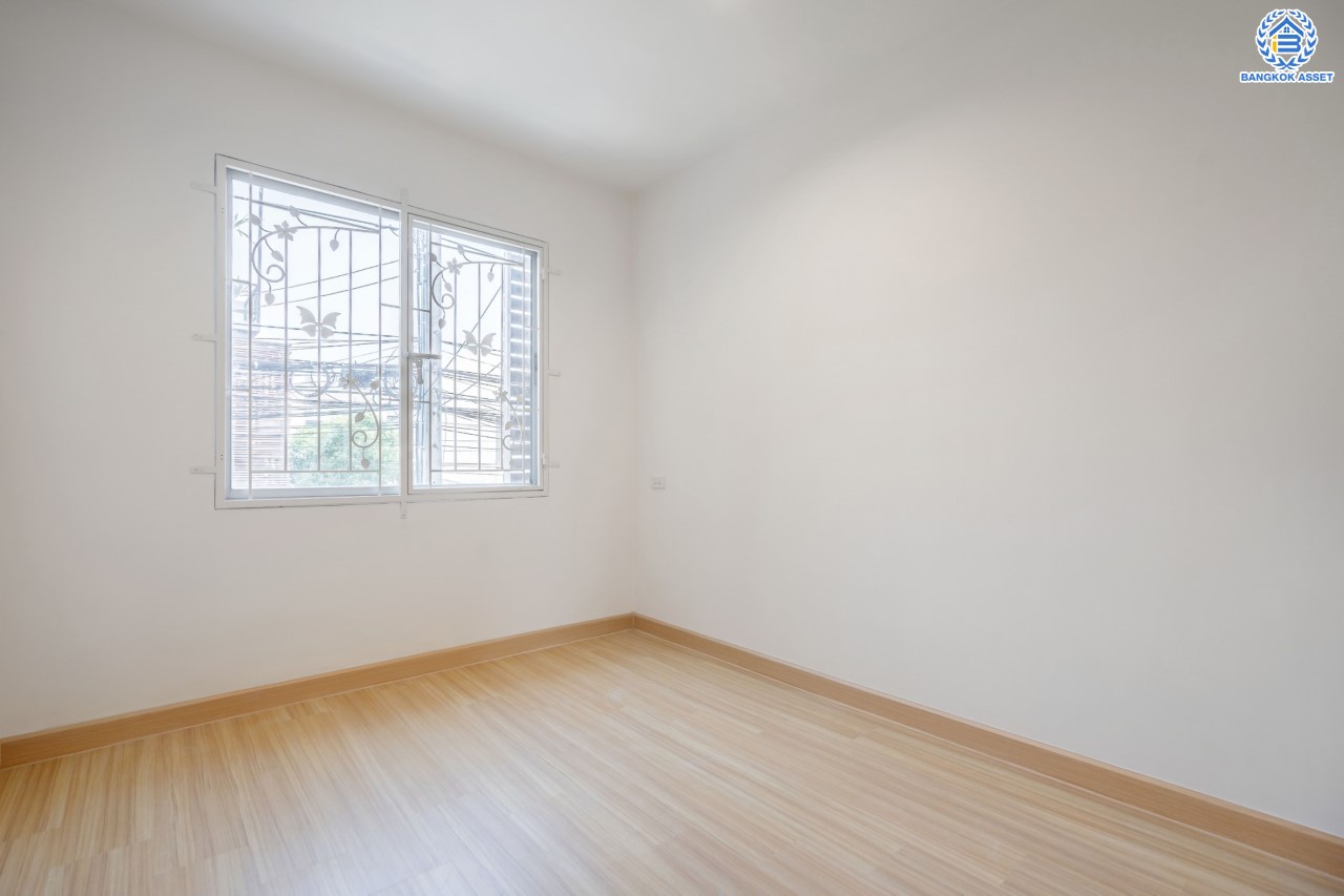 บ้านมือสองตกแต่งใหม่ ม.อารียา เดอะคัลเลอร์ เกษตร1 เนื้อที่ 21.1 ตร.ว. ฟังก์ชัน 3 ห้องนอน 2 ห้องน้ำ จอดรถได้ 1 คัน ชีวิตแสนสงบ สภาพแวดล้อมเยี่ยม เชื่อมต่อ ถ.ประเสริฐมนูกิจ, ถ.เกษตร-นวมินทร์ ใกล้ ม.เกษตร, รถไฟฟ้าสายสีเขียว "สถานีเสนานิคม" และทางด่วน "ฉลองรัช"